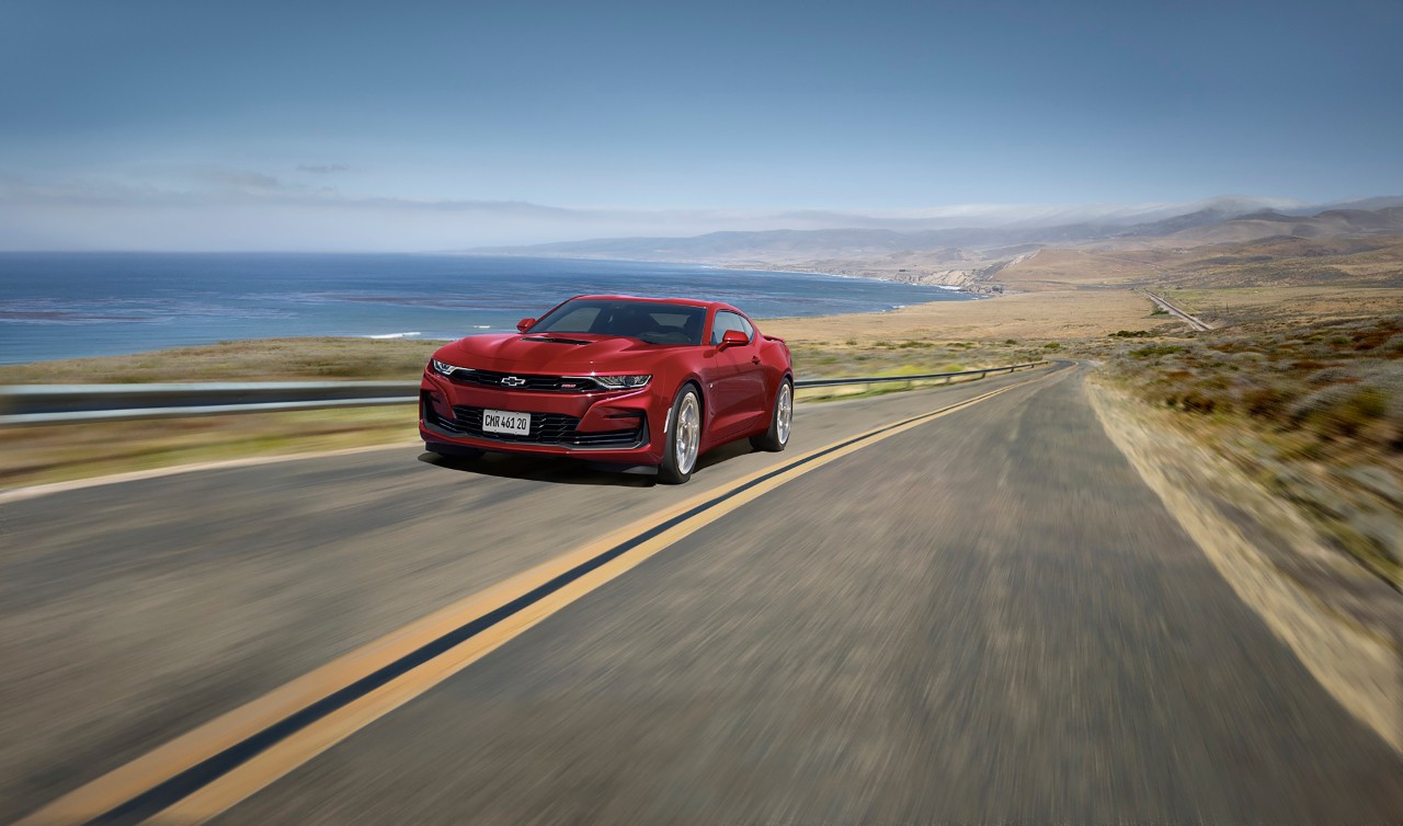 Camaro atualiza visual e incorpora pacote avançado de conectividade