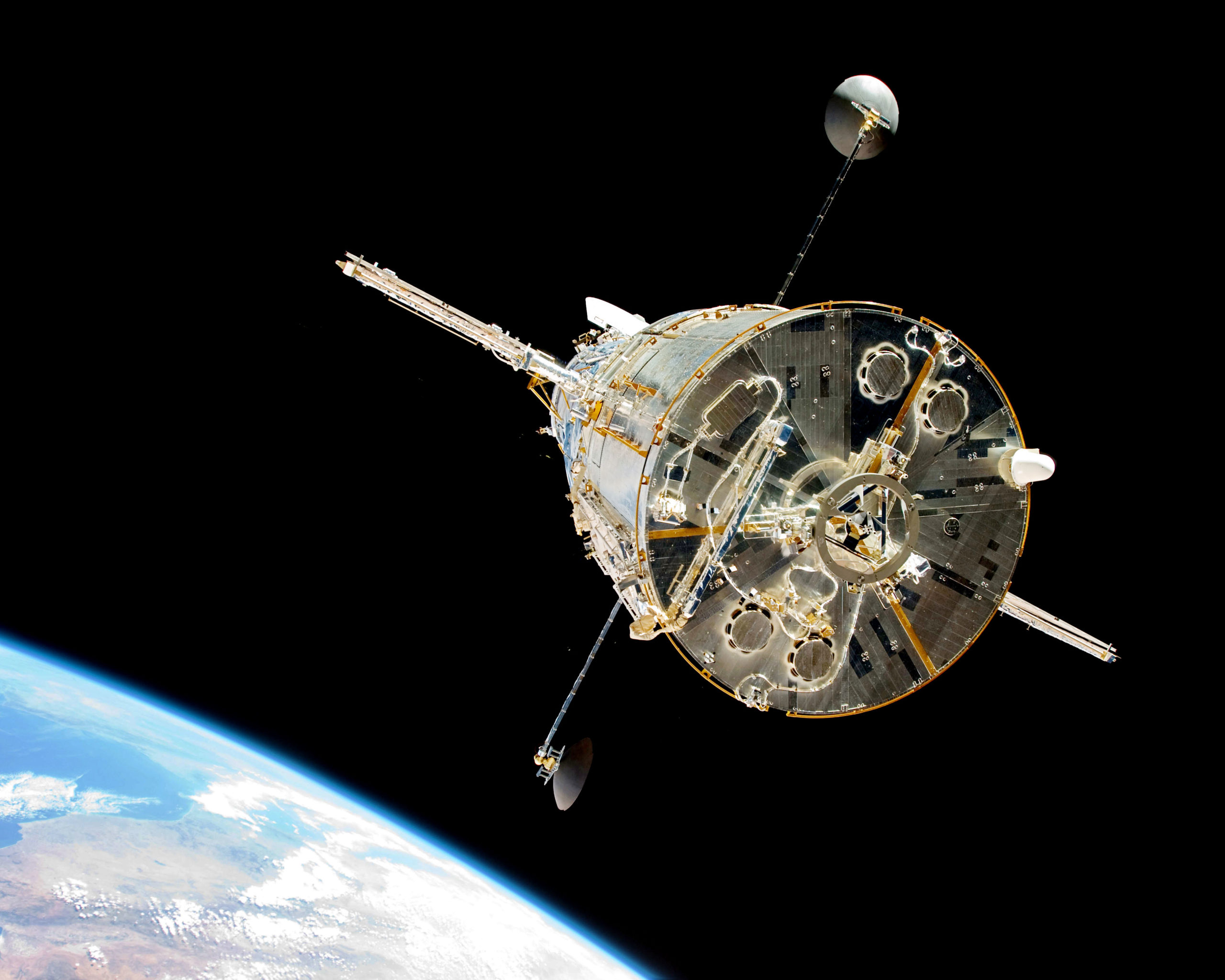 NASA trabalha para restaurar o telescópio Hubble