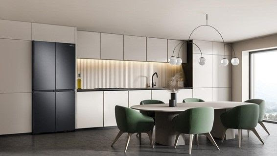 Geladeira da Samsung com design elegante é lançada com jarra de enchimento automático