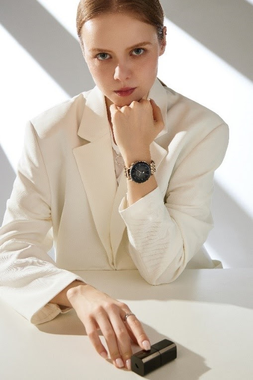 Huawei Watch GT 3 com pulseira milanese dourada Chega ao Brasil